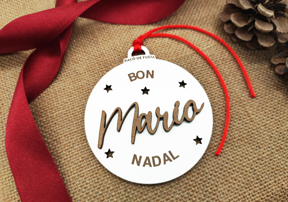 RacoDeFusta_BolaNavidad_EstrellasNombreRelieve_1