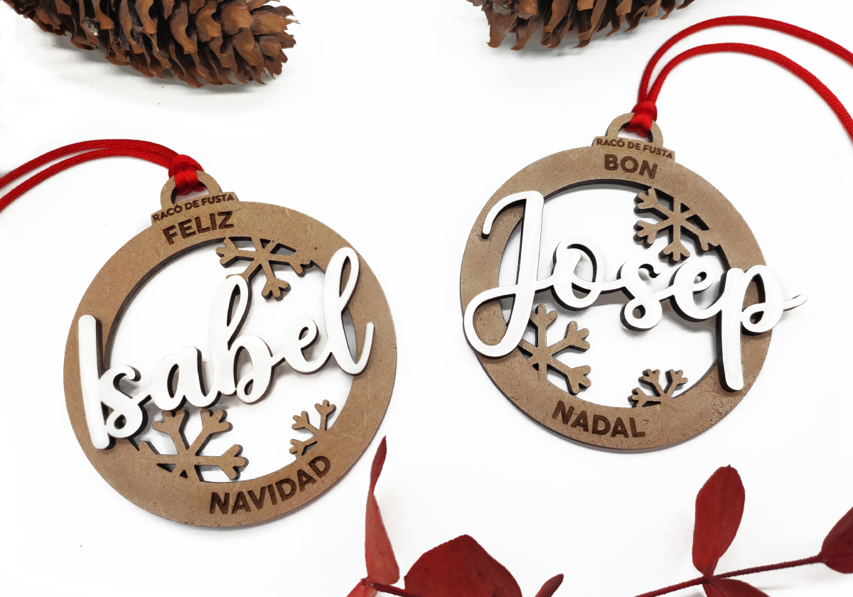 RacoDeFusta_BolaNavidad_MaderaNombreRelieve_1