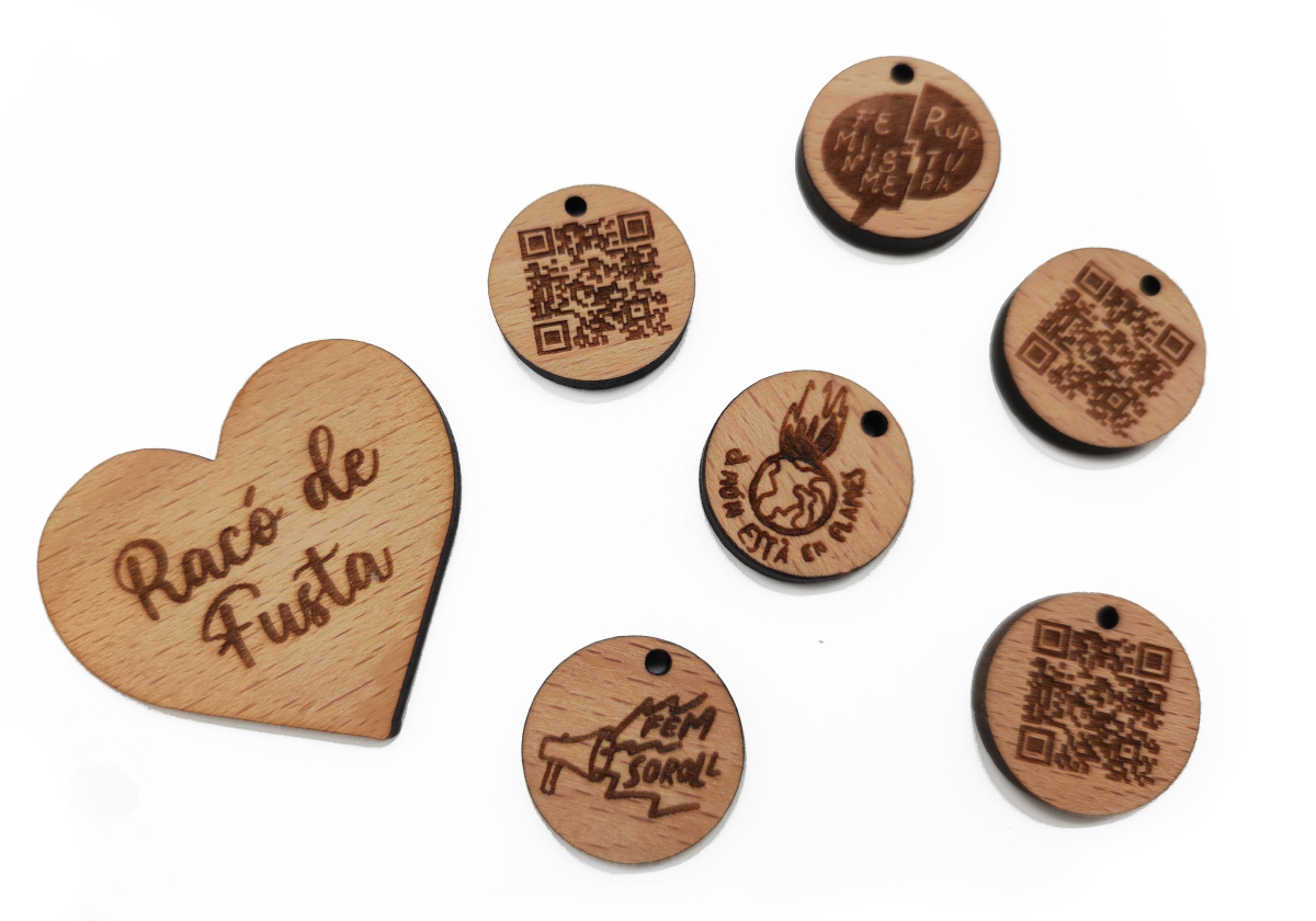 RacoDeFusta_EtiquetaMadera_CircularLogo_CódigoQR_1