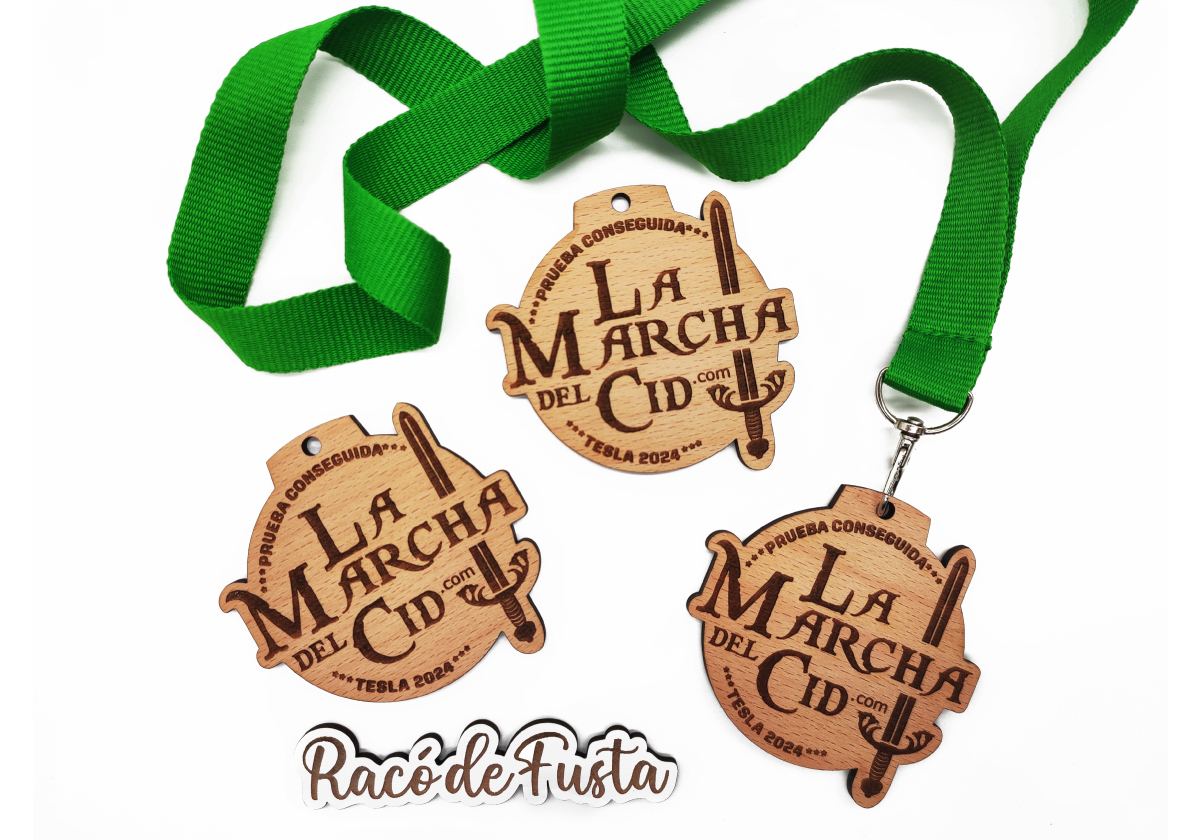 RacoDeFusta_MedallaMadera_PersonalizableMosquetón_1