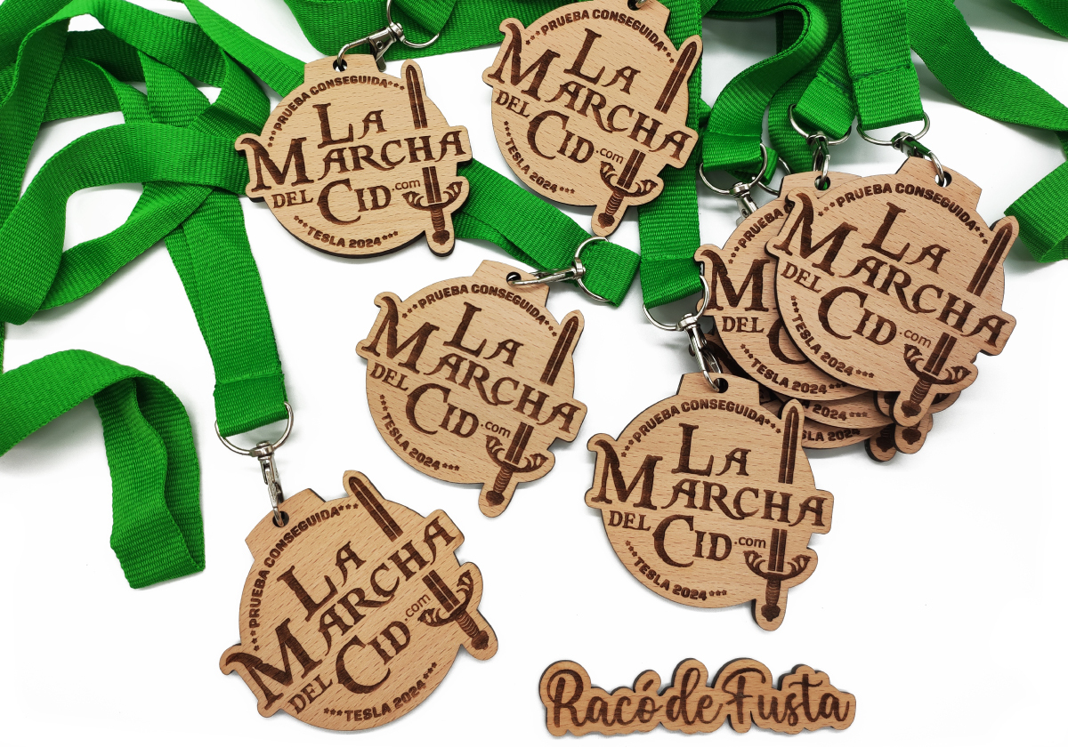 RacoDeFusta_MedallaMadera_PersonalizableMosquetón_2